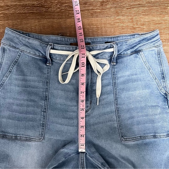 Judy Blue Light Blue High Rise Jeans - Picture 12 of 13